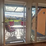 Haus Sonnenseite Pfaender 아파트 *
