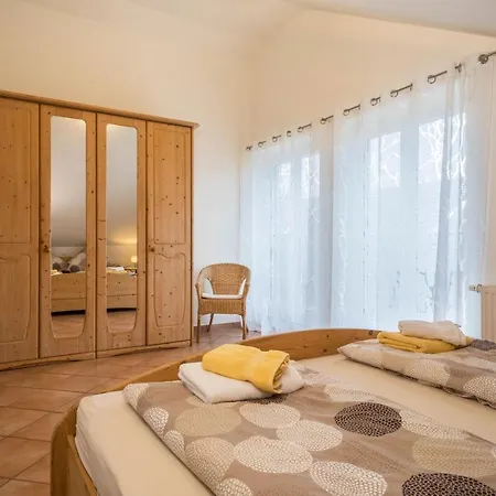 Haus Sonnenseite Pfaender Lejlighed *